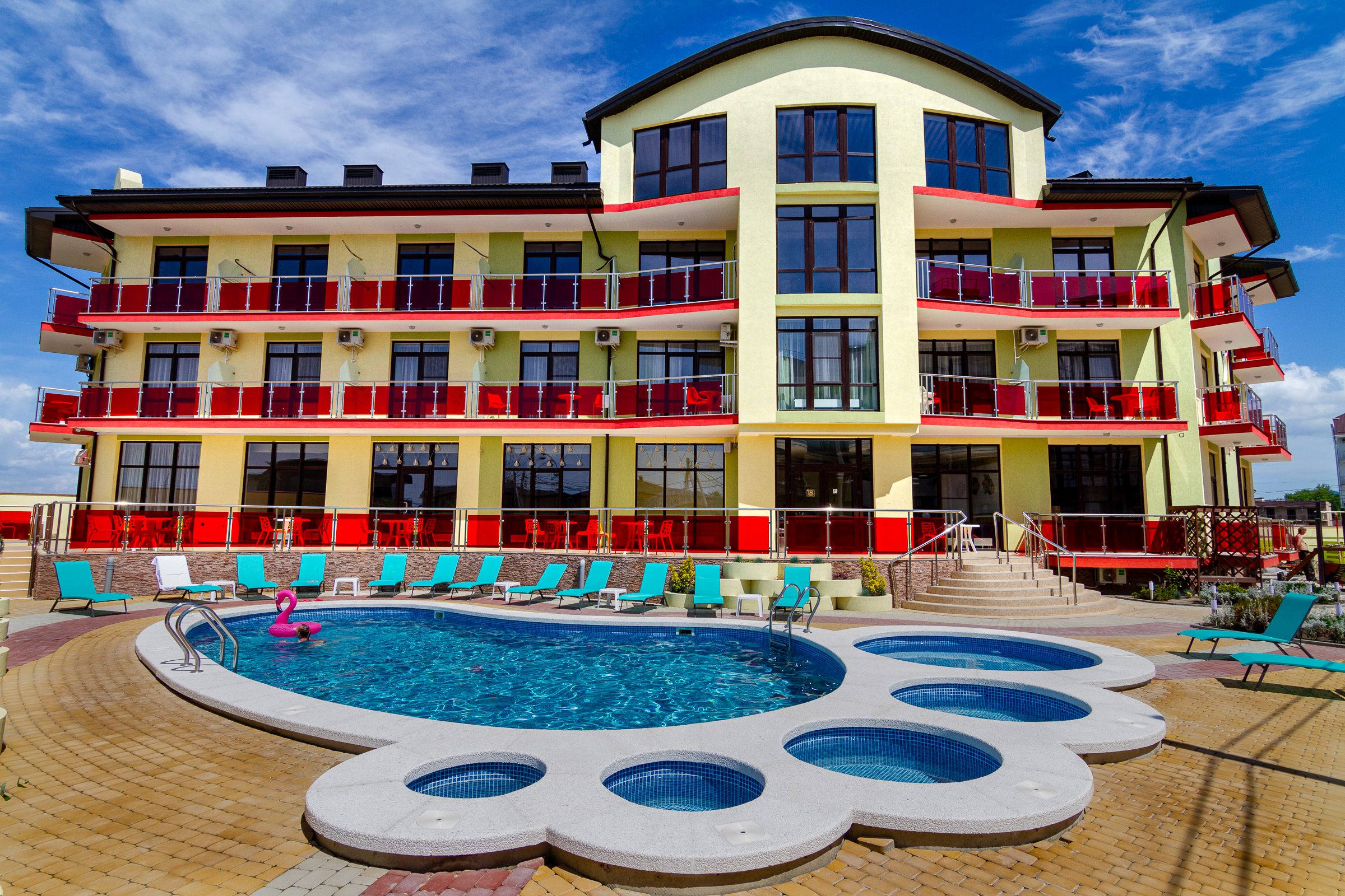 Фото отеля 1