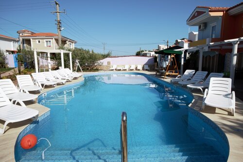 Гостиница Hotel Cunda Leo в Айвалыке