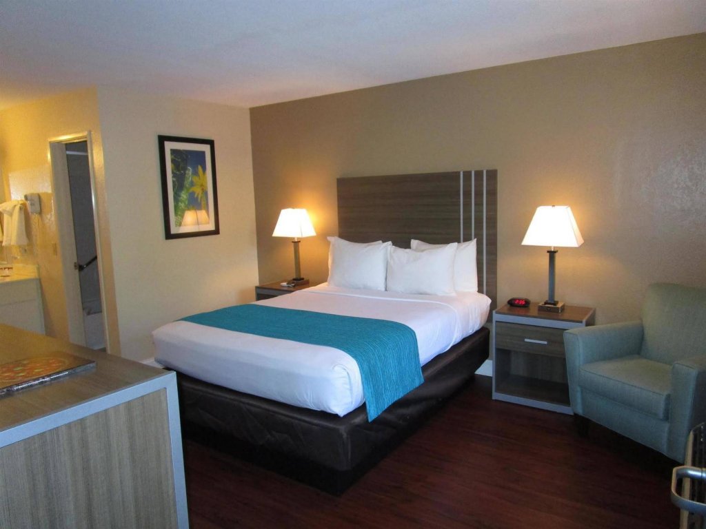 Фото SureStay Plus Hotel by Best Western Sacramento North