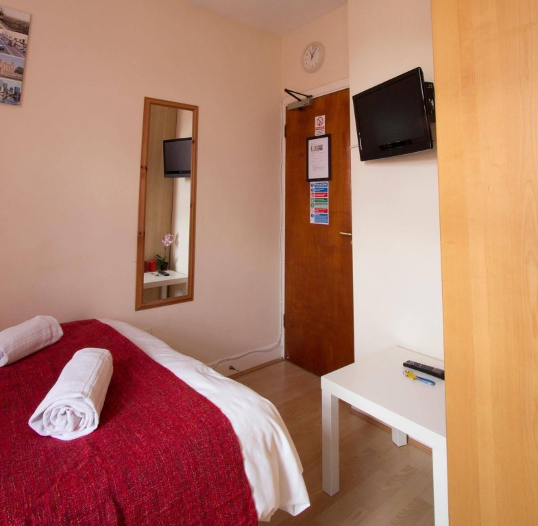 Фото Melrose Aparthotel