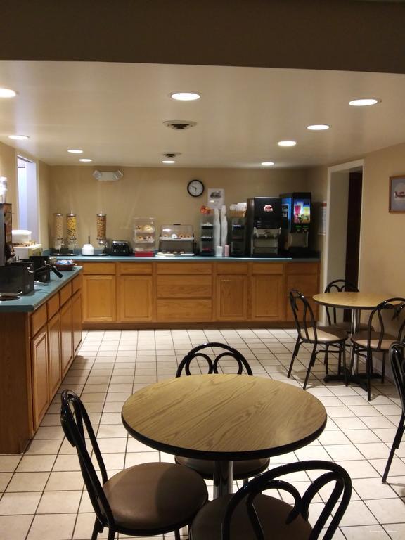 Фото Best Way Inn Madison