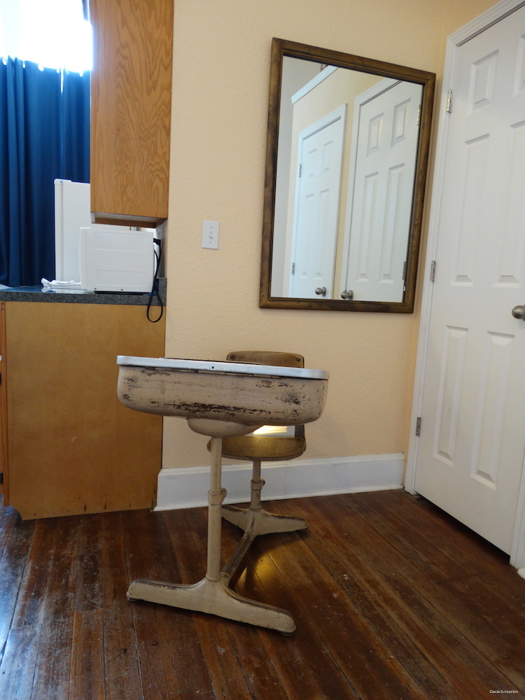 Фото Davie School Inn