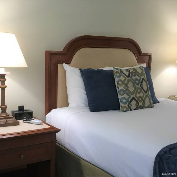 Фото La Avenida Inn