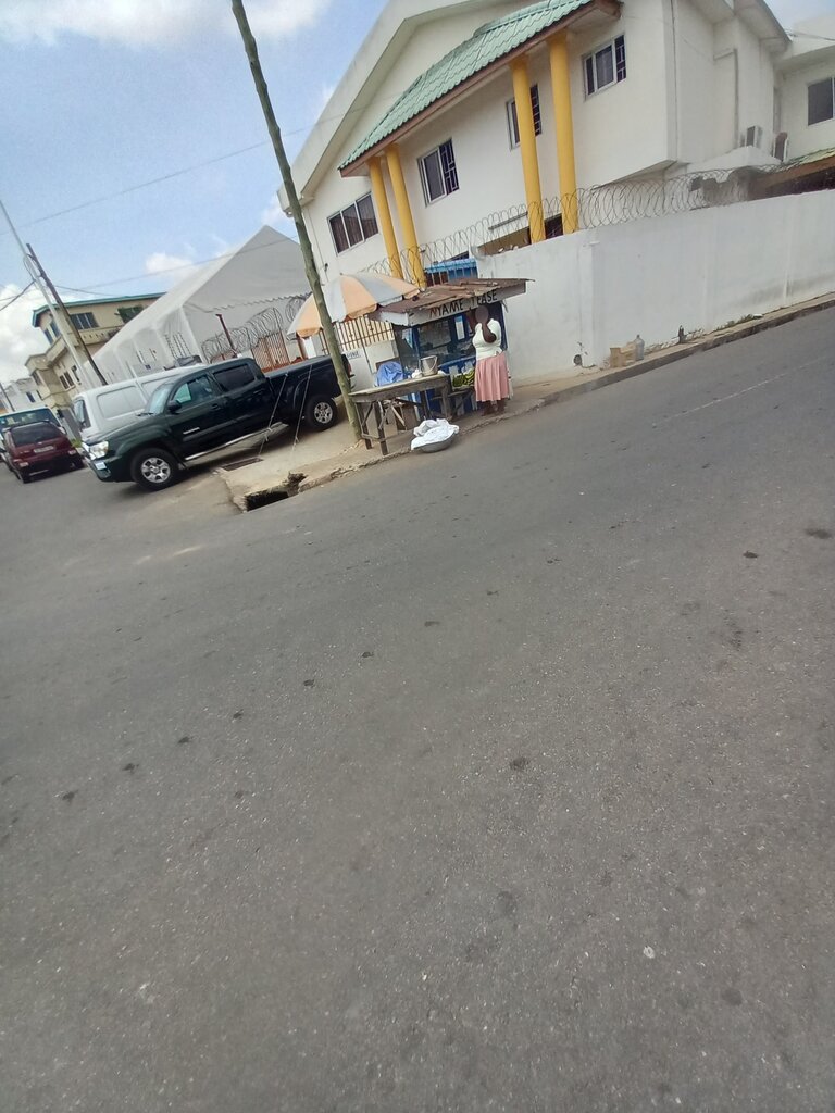 Bar, pub Pub devine, Accra, photo