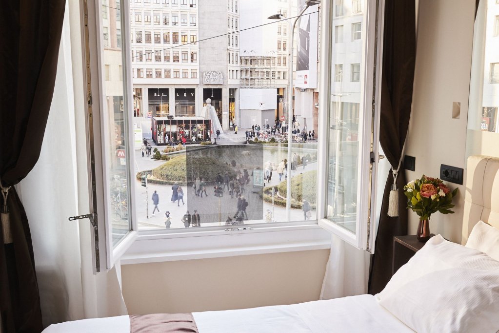 Фото Aiello Rooms - San Babila