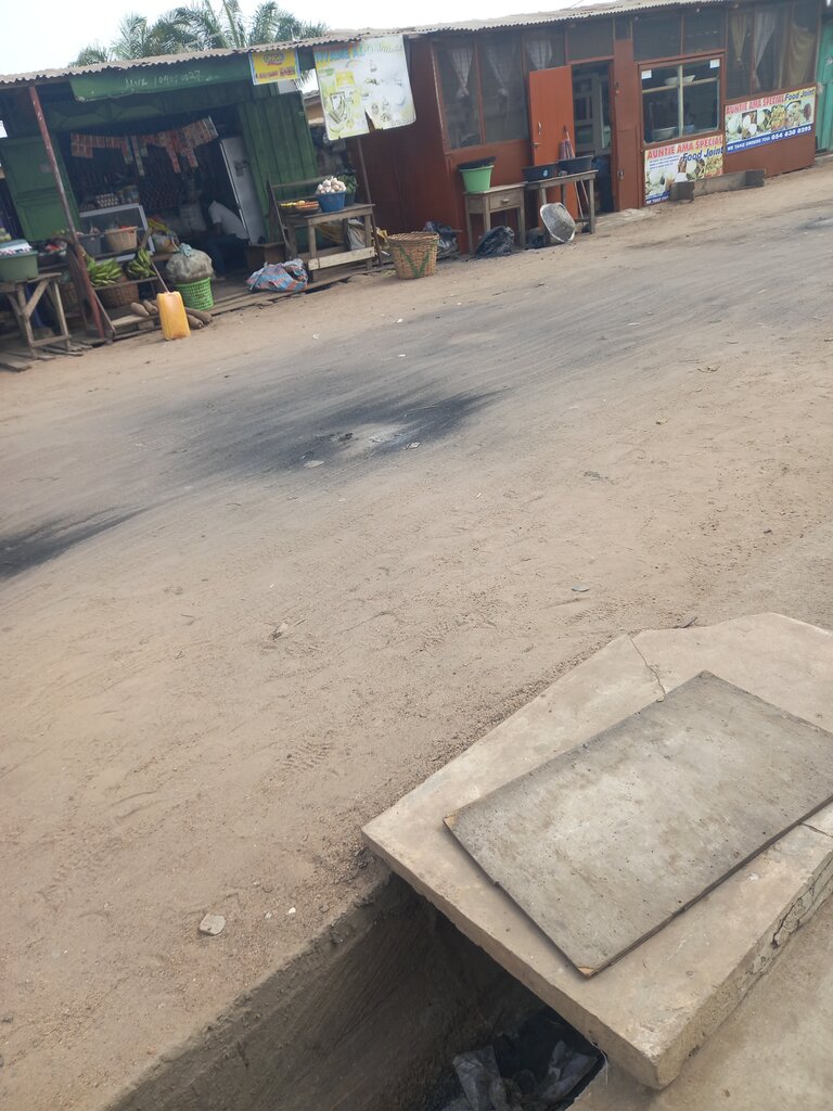 Fashion house Eben 1, Accra, photo