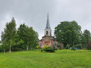 Церковь Успения Пресвятой Богородицы (36, д. Заручье), православный храм в Санкт‑Петербурге и Ленинградской области