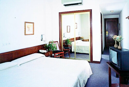 Гостиница Hotel Ele Acueducto в Сеговии