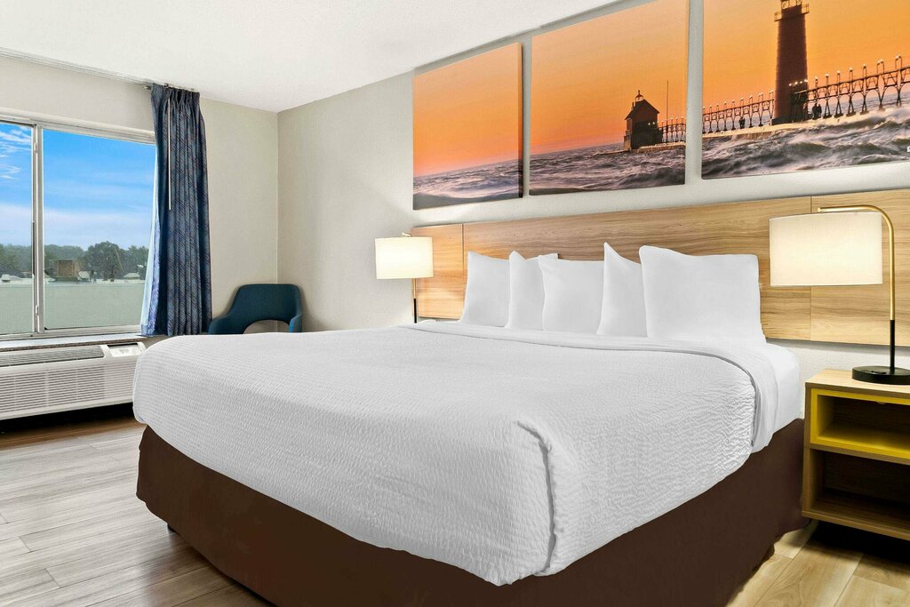 Hotel Days Inn & Suites Warren, Warren, photo