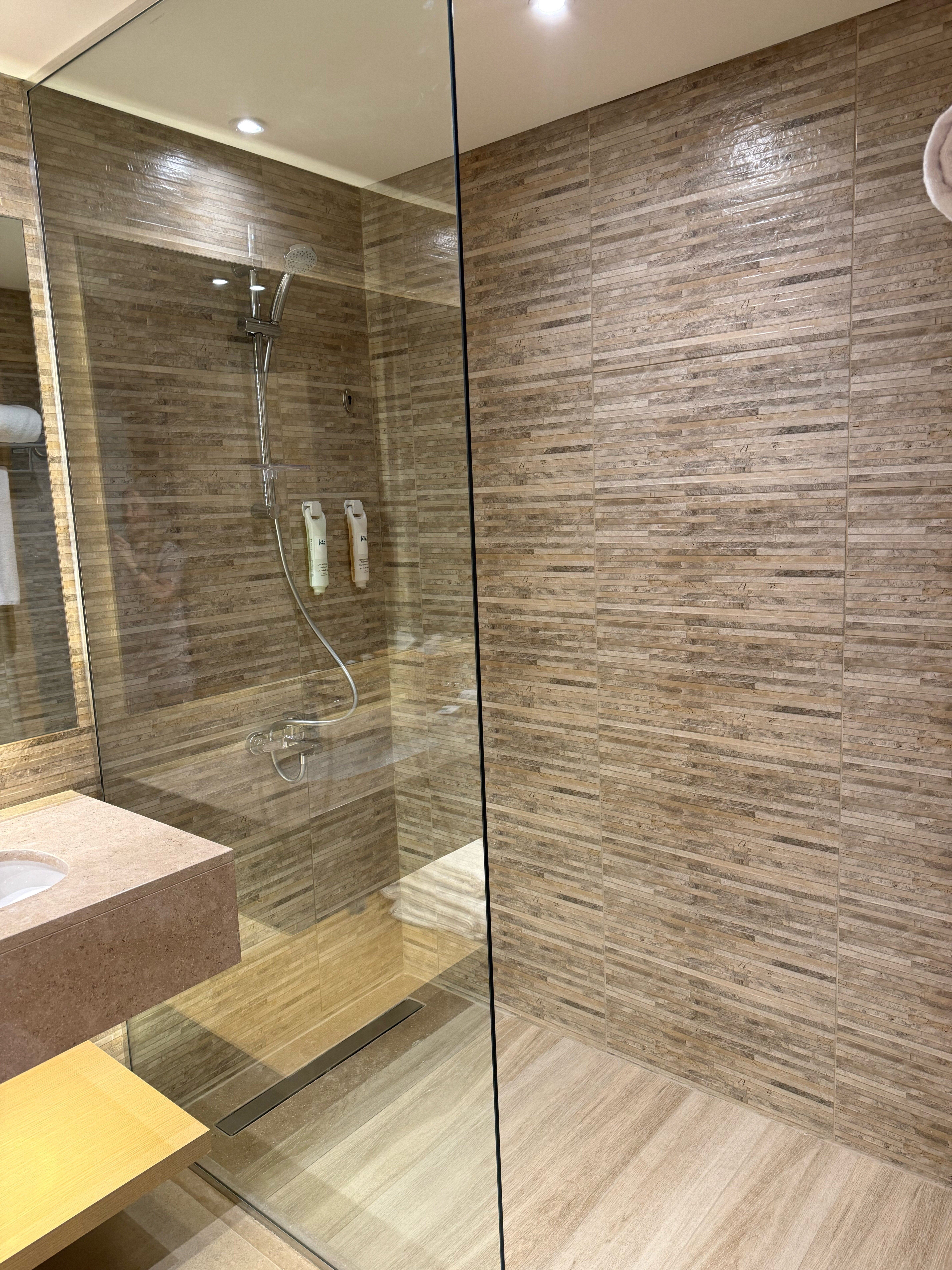 Фото Jaz Elite Asteria