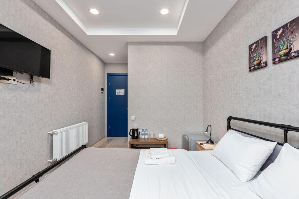 Фото Monument 1880