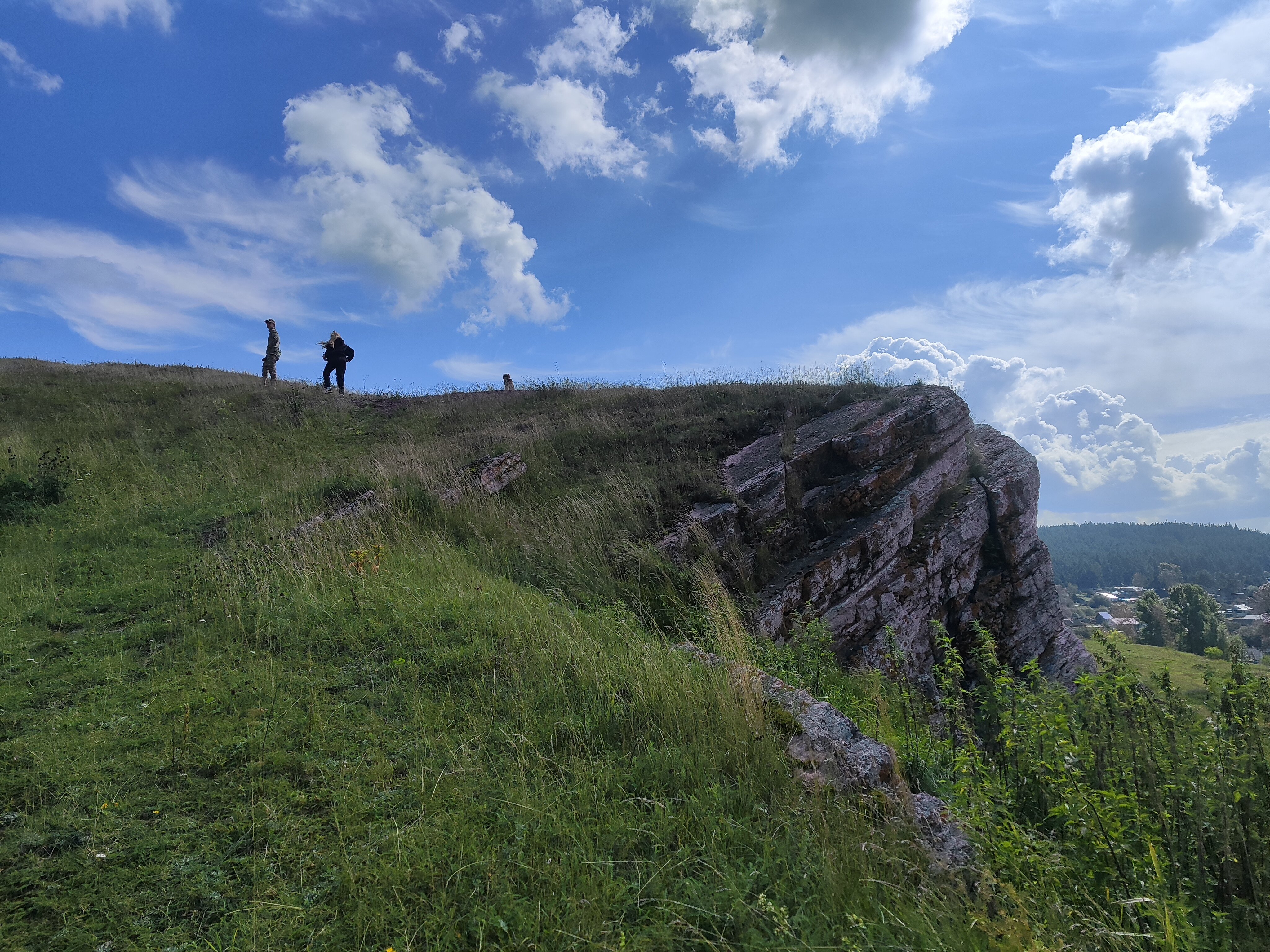 Rus fohishalari mushuklarni yalaydi