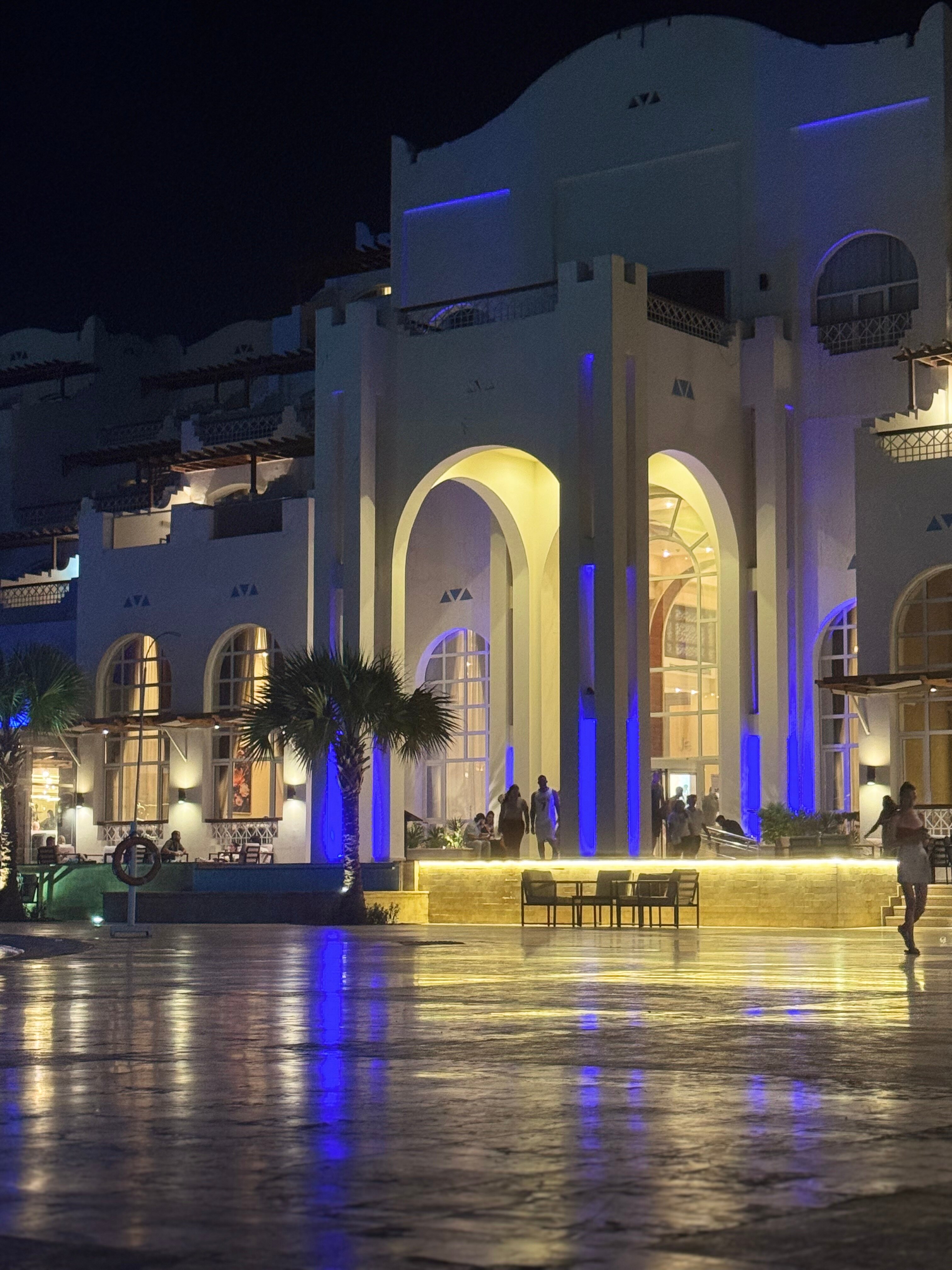 Фото Royal Lagoons Resort & Aquapark