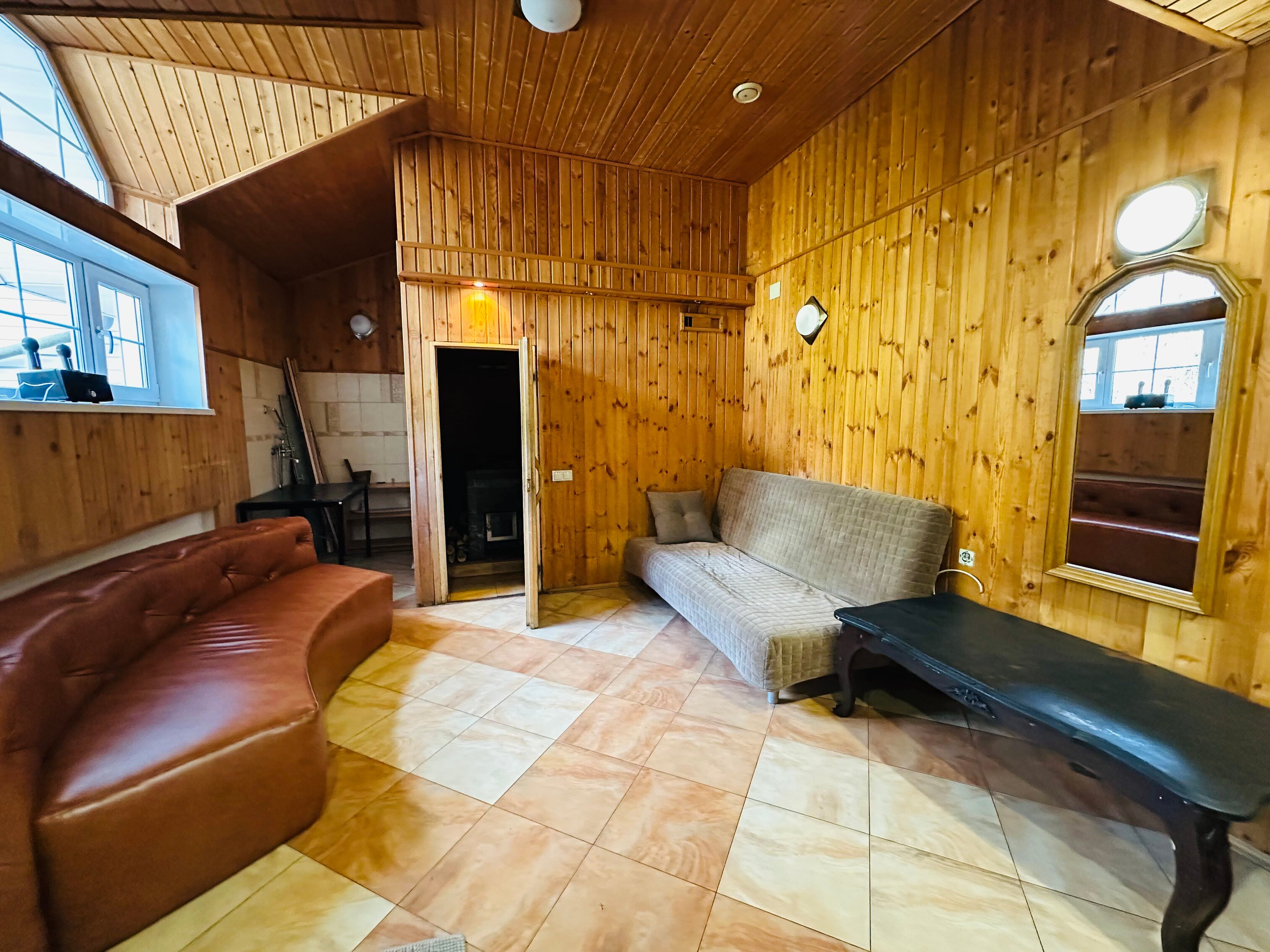 Фото Загородный дом с бассейном