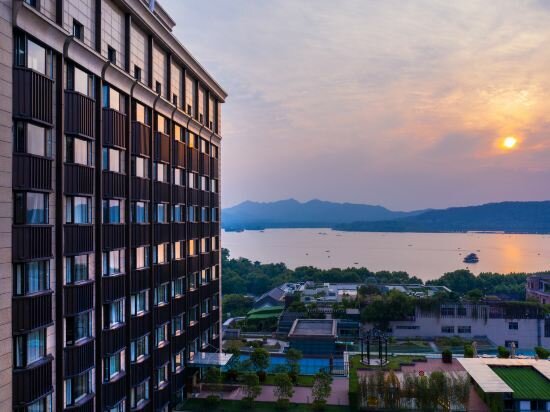 Фото Hangzhou West Lake Xinqiao Hotel