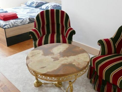Гостиница Le Coquet Chez Maguy Maison de Ville Avec Jardin в Безансоне