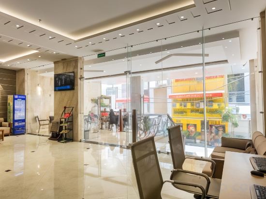 Фото Maple Leaf Hotel & Apartment