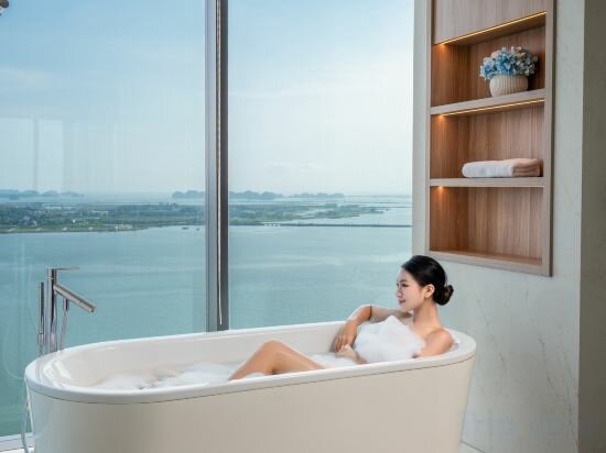 Фото A La Carte Ha Long Bay Managed by Taseco