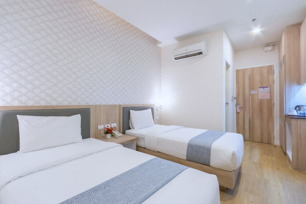 Фото Leela Orchid Hotel