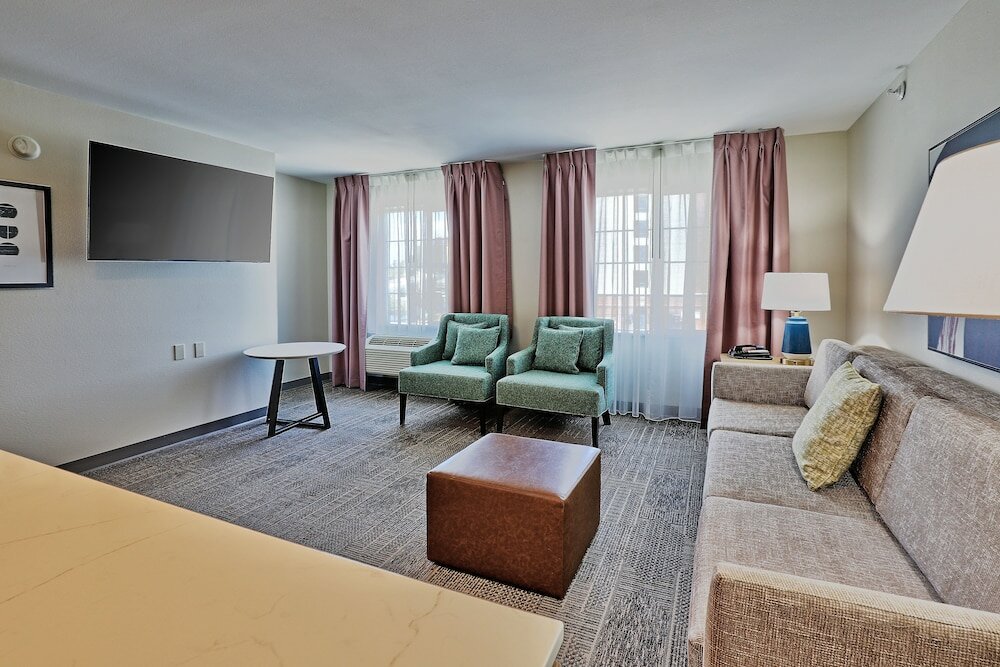 Фото Staybridge Suites Albuquerque - Airport, an Ihg Hotel