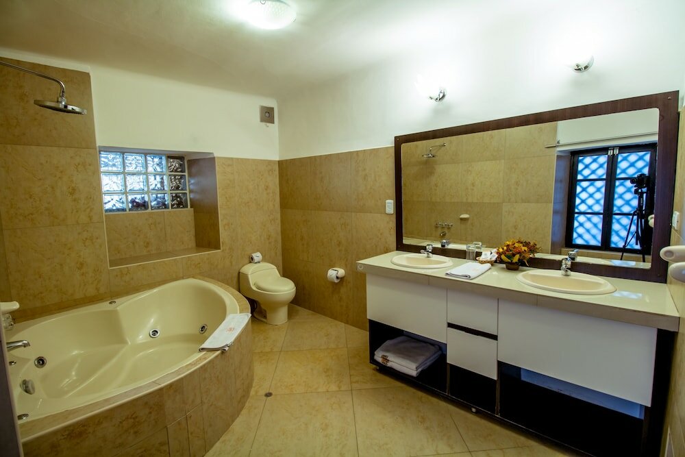 Фото Yabar Hotel Plaza