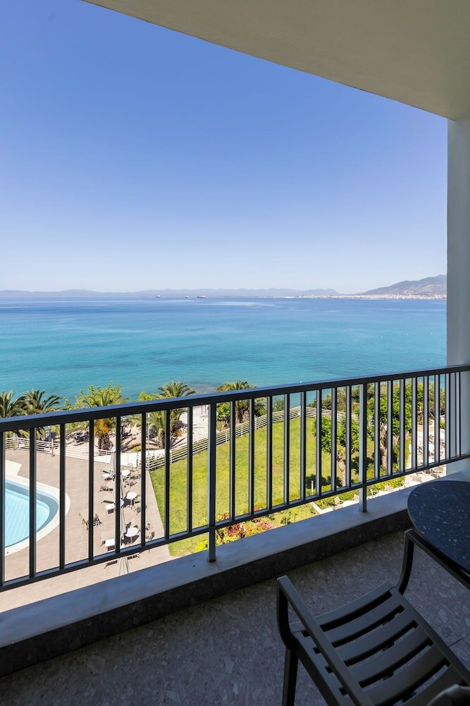 Фото Messinian Bay Hotel