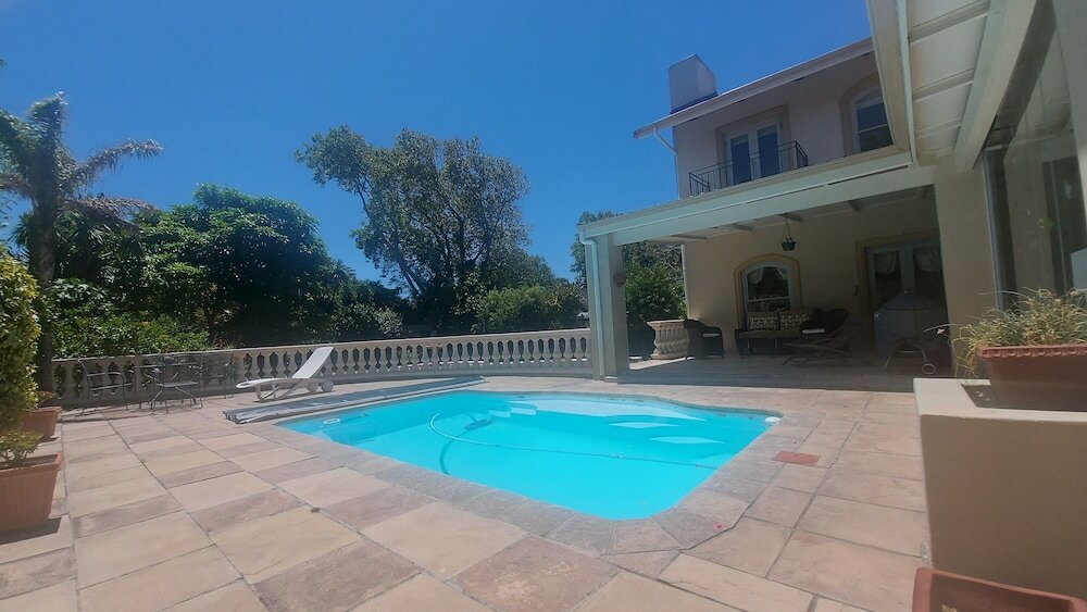 Фото Rustic Manor Bed And Breakfast