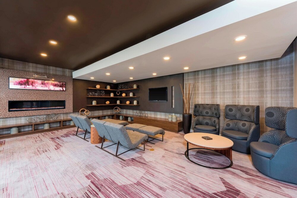 Фото Courtyard by Marriott Louisville Downtown