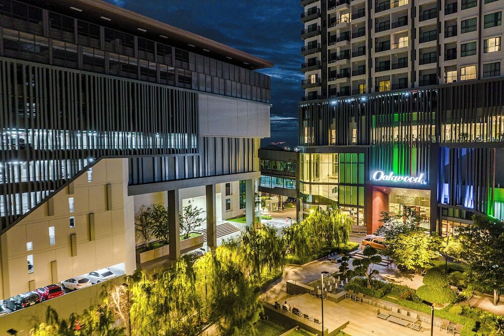 Фото Oakwood Hotel and Residence Sri Racha
