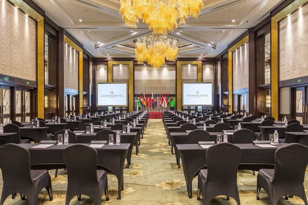 Фото Diamond Hotel Philippines