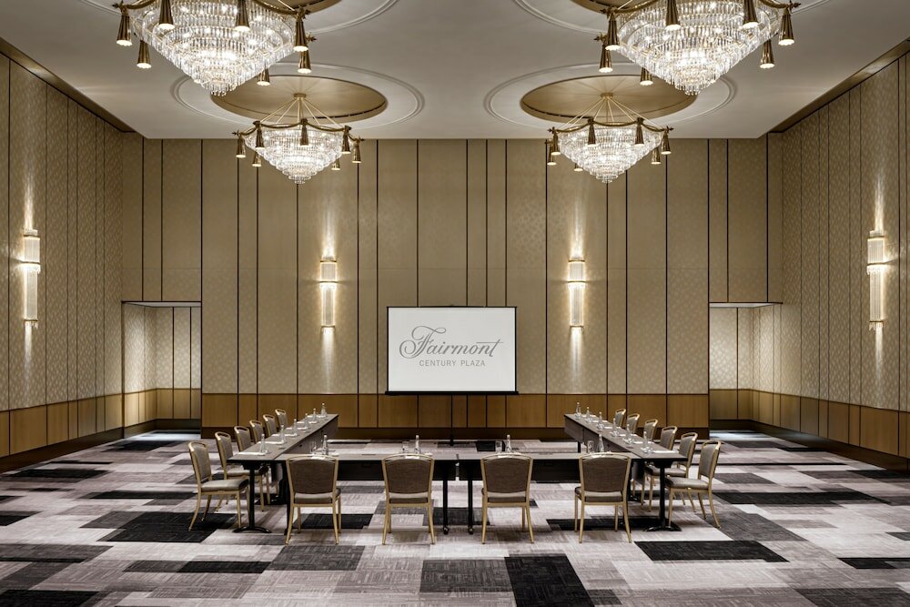 Фото Fairmont Century Plaza Gold Experience