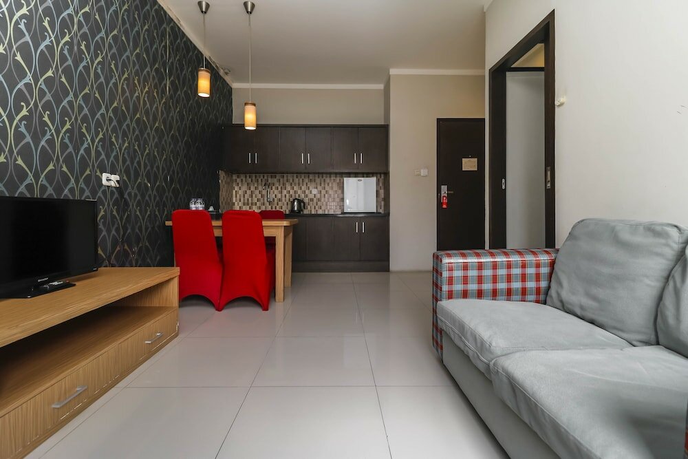 Фото RedDoorz Plus near Pantai Losari