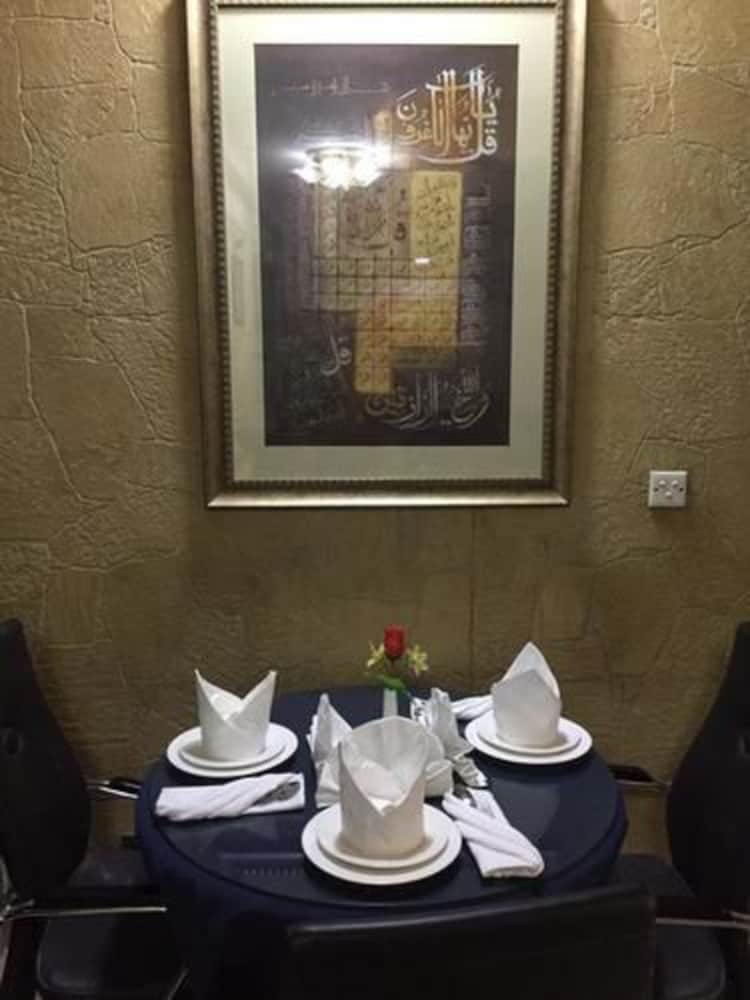 Фото Hotel Fortress Lahore