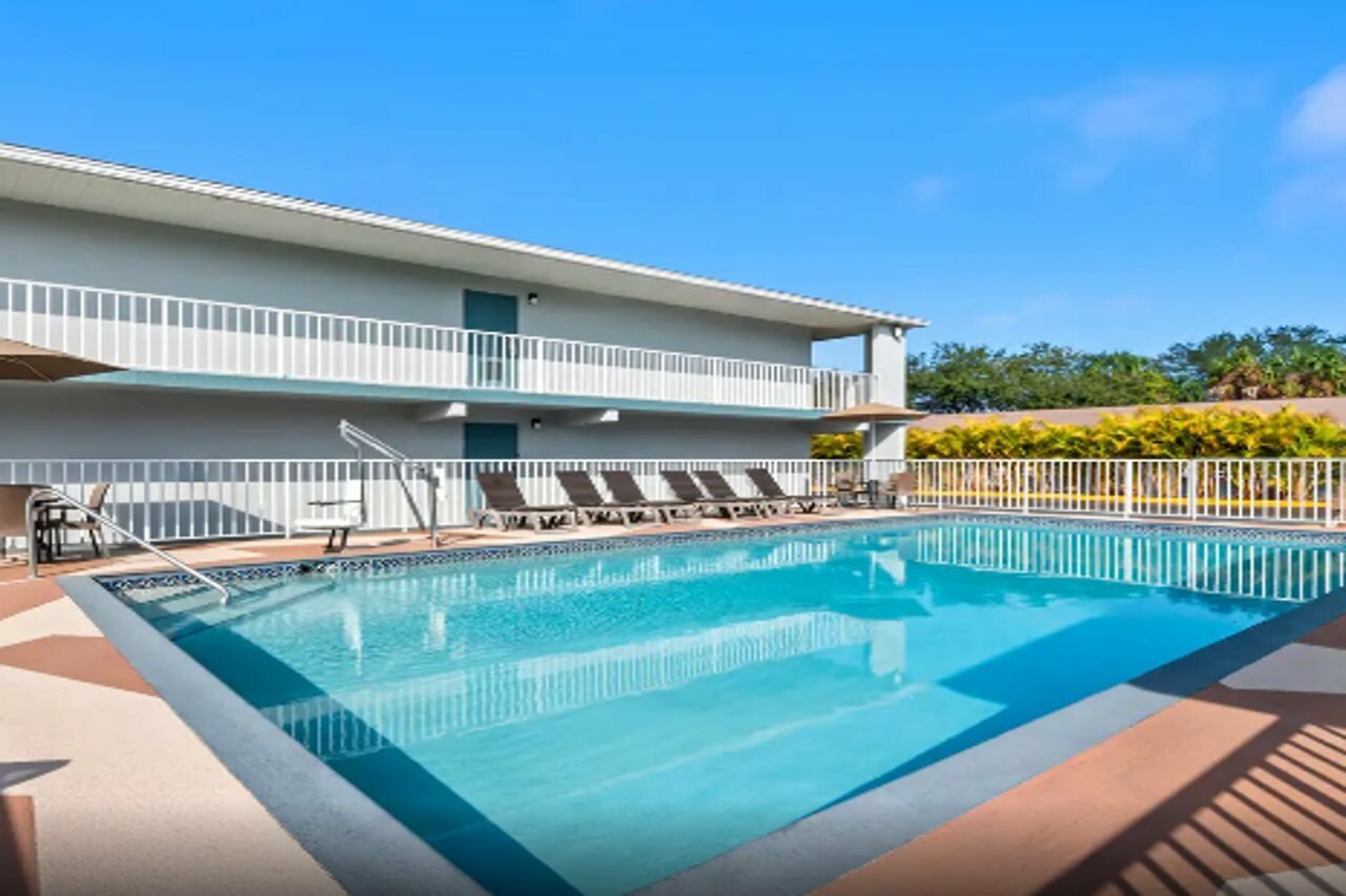 Фото Quality Inn near Blue Spring