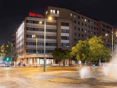 Внешний вид отеля Ibis Zaragoza Centro в Сарагосе, фото 1