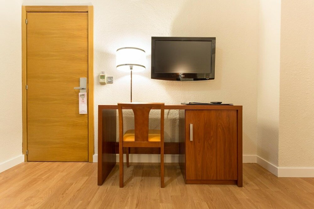 Фото Hotel Sercotel Familia Conde