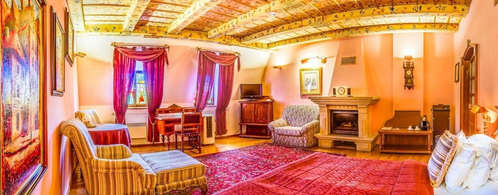 Фото The King Charles