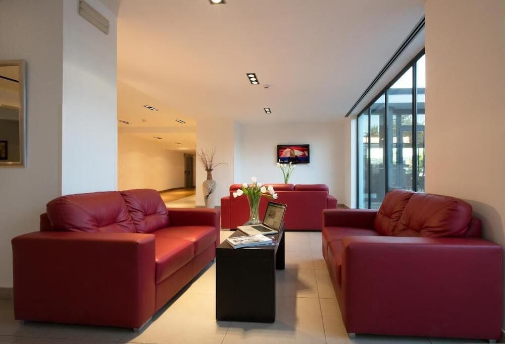 Фото Garden Hotel