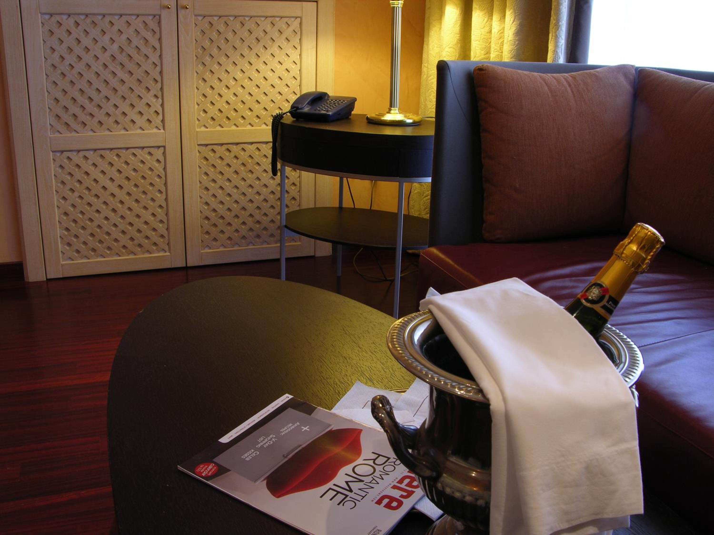 Фото Colosseo Studio Suites