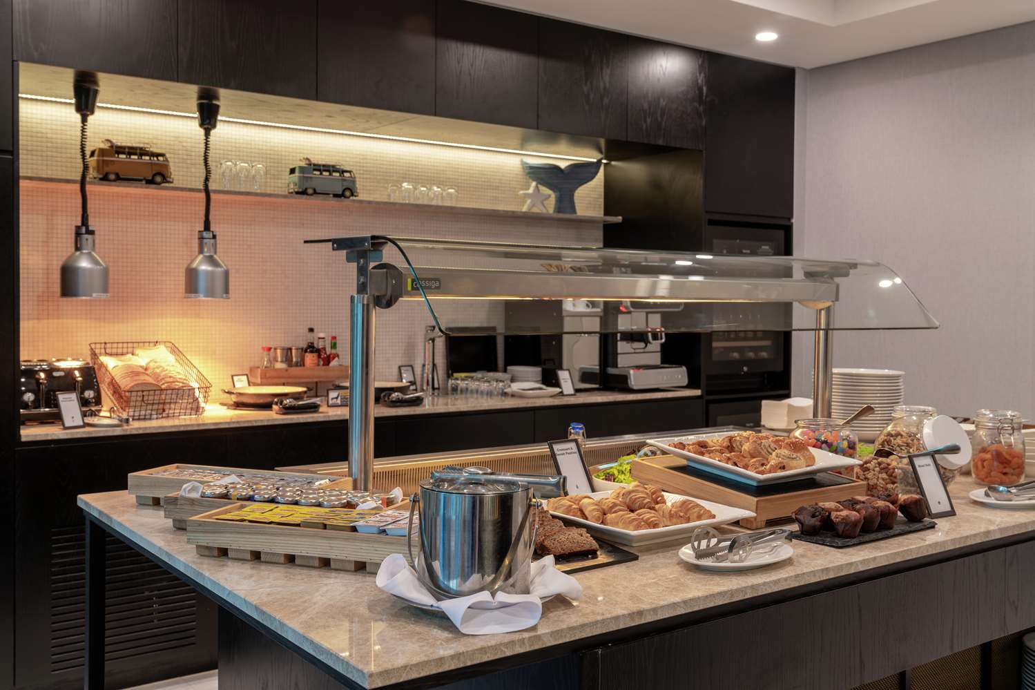 Фото Hilton Surfers Paradise Hotel & Residences