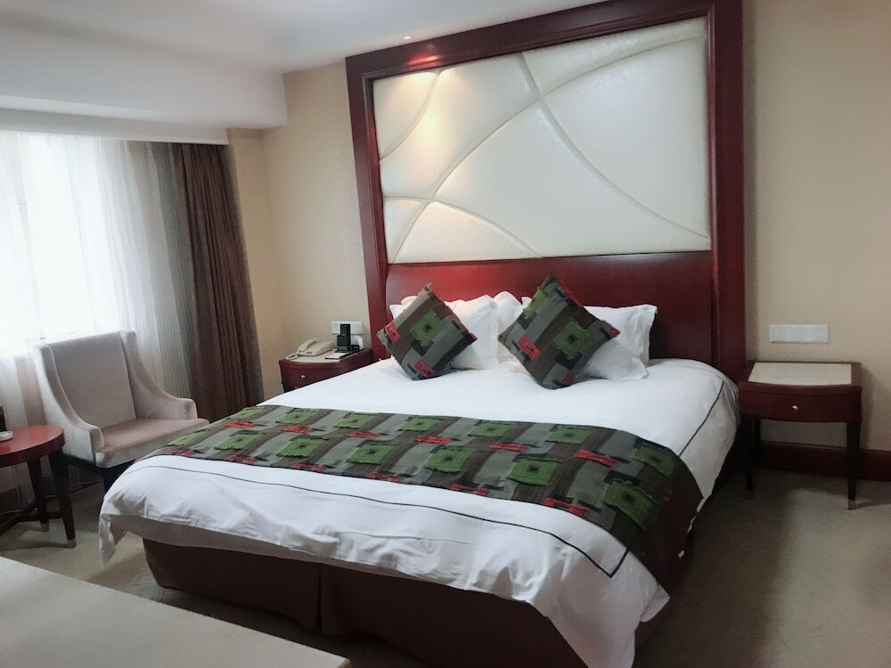 Фото Hangzhou West Lake Xinqiao Hotel