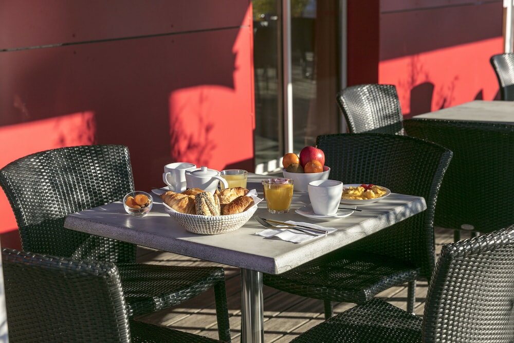 Фото Hôtel Clermont Estaing