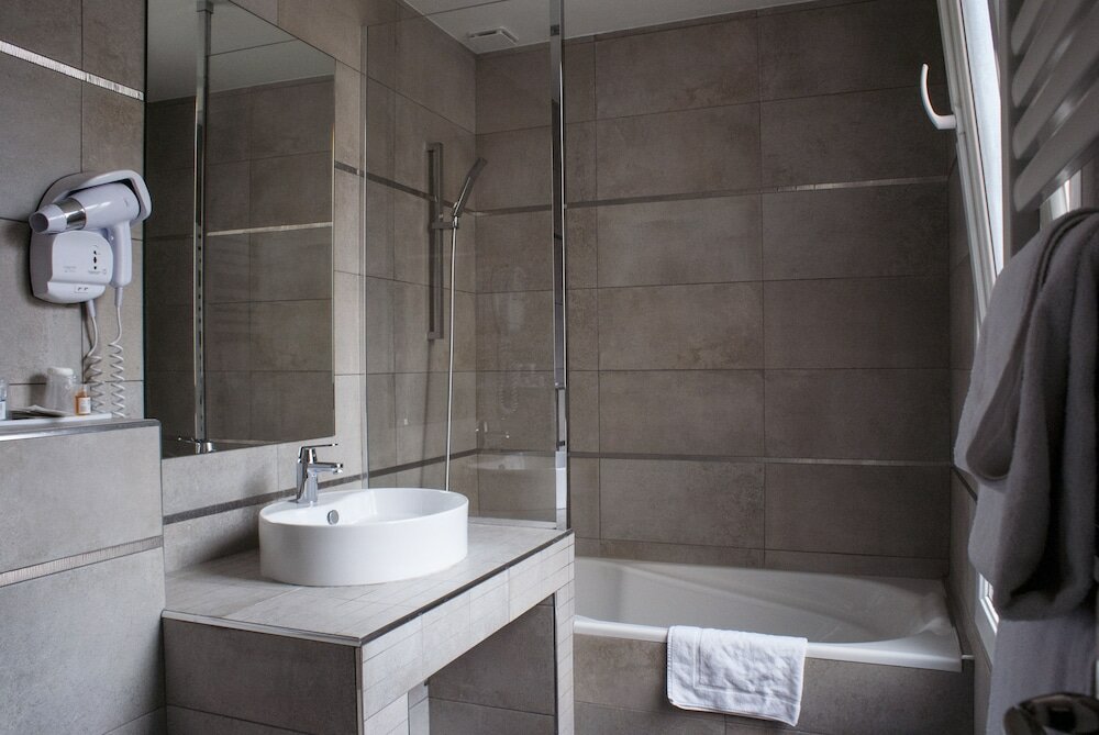 Фото Hotel Esteem Tour Eiffel