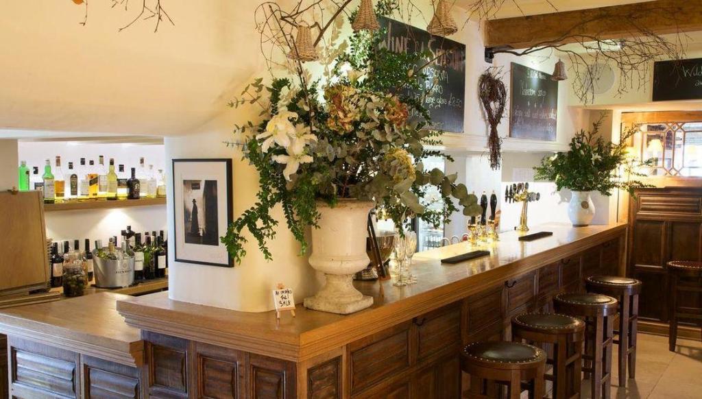 Фото The Bell at Hampton Poyle