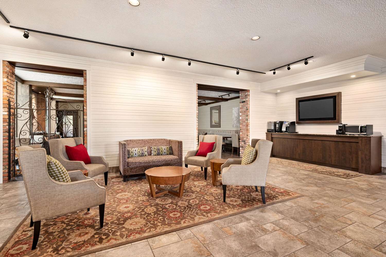 Фото Ramada by Wyndham Cornwall