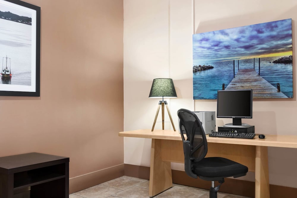 Фото Quality Inn & Suites