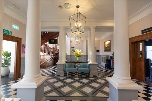 Внешний вид отеля Doubletree by Hilton Cheltenham в Челтнеме, фото 5