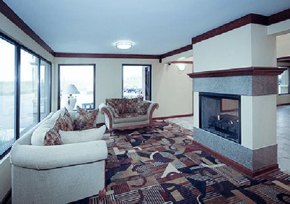 Фото Quality Inn & Suites Greenfield I-70