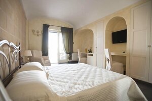 Al Mirador Resort (Apulia, Brindisi, Viale Vernesina), hotel