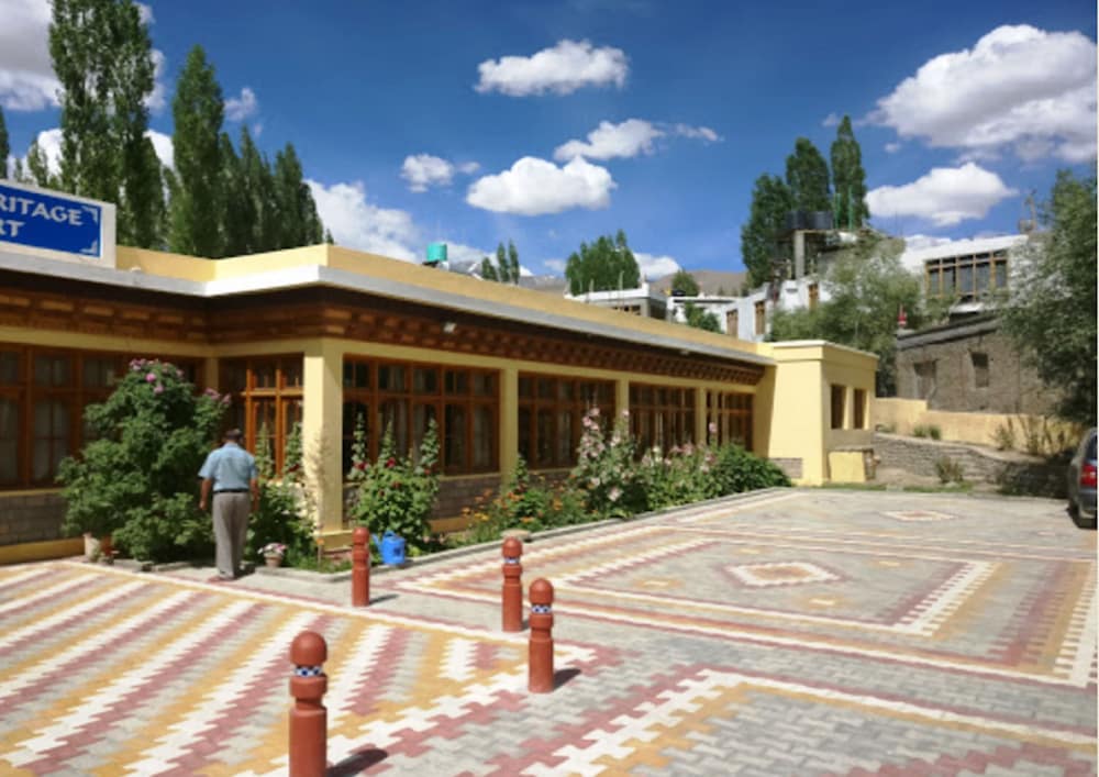 Фото Tih Royal Heritage Resort